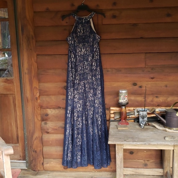 Dress - Picture 2 of 2